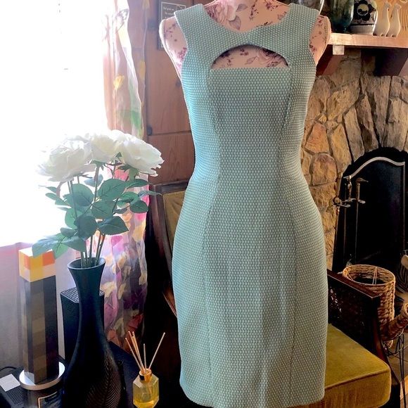 Yoana Barachi Open Chest Sexy Dress - Picture 4 of 5